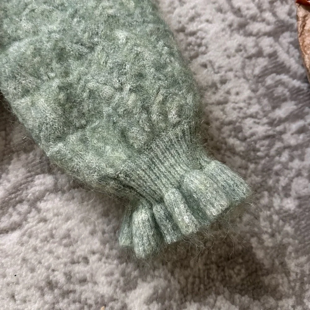 & other stories mint pistachio green ruffle wrist crop sweater - Picture 2 of 3